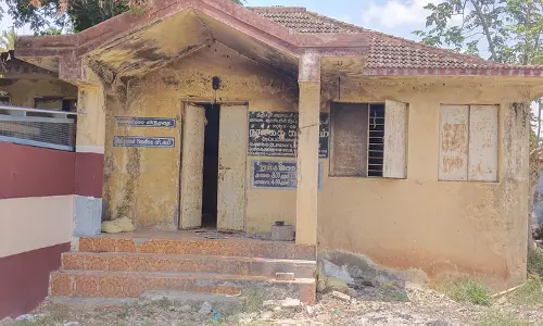 நூலக கட்டிடம் சீரமைக்கப்படுமா? நூலக கட்டிடம் சீரமைக்கப்படுமா?