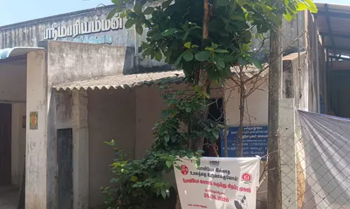 அரிசி ஆலையில் இயங்கும் அங்கன்வாடி மையம்