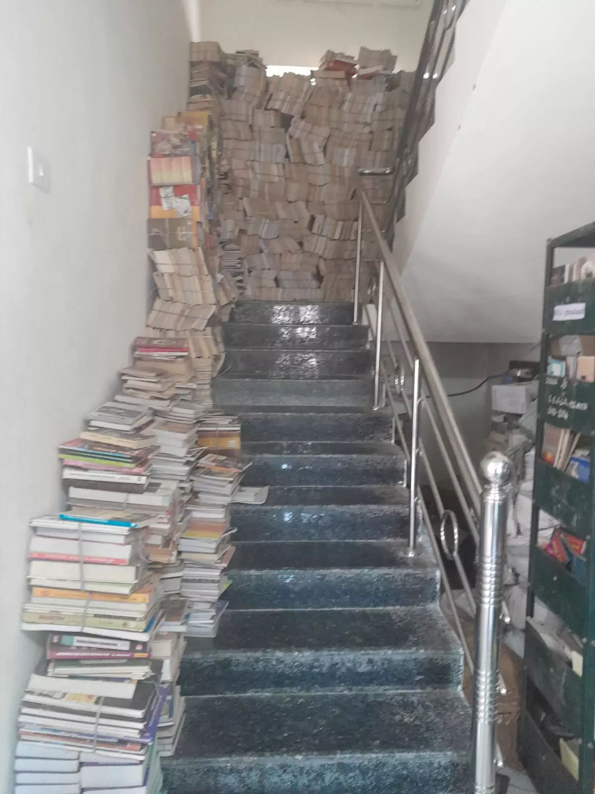 கூடுதல் கட்டிடம் கட்ட கோரிக்கை கூடுதல் கட்டிடம் கட்ட கோரிக்கை