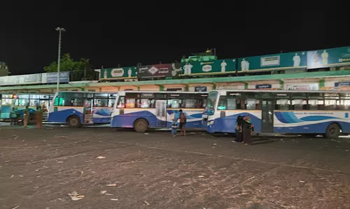 எரியாத உயர் கோபுர மின்விளக்கு
