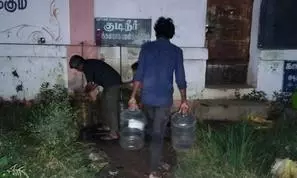 வீணாகும் குடிநீர் வீணாகும் குடிநீர்