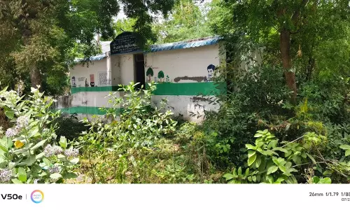 பயன்பாடின்றி கிடக்கும் கழிவறை