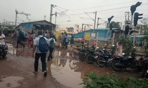பயணிகள் அவதி பயணிகள் அவதி