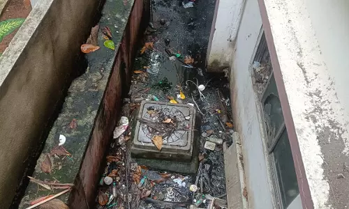 தேங்கி கிடக்கும் கழிவுநீர்