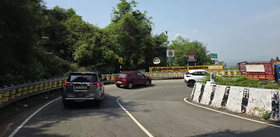 சோலார் மின்விளக்குகளை சீரமைக்க வேண்டும் சோலார் மின்விளக்குகளை சீரமைக்க வேண்டும்