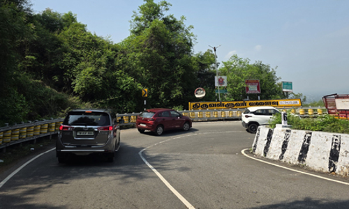 சோலார் மின்விளக்குகளை சீரமைக்க வேண்டும்