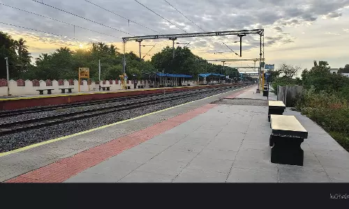 நடைமேடையில் பாதுகாப்பு சுவர் தேவை